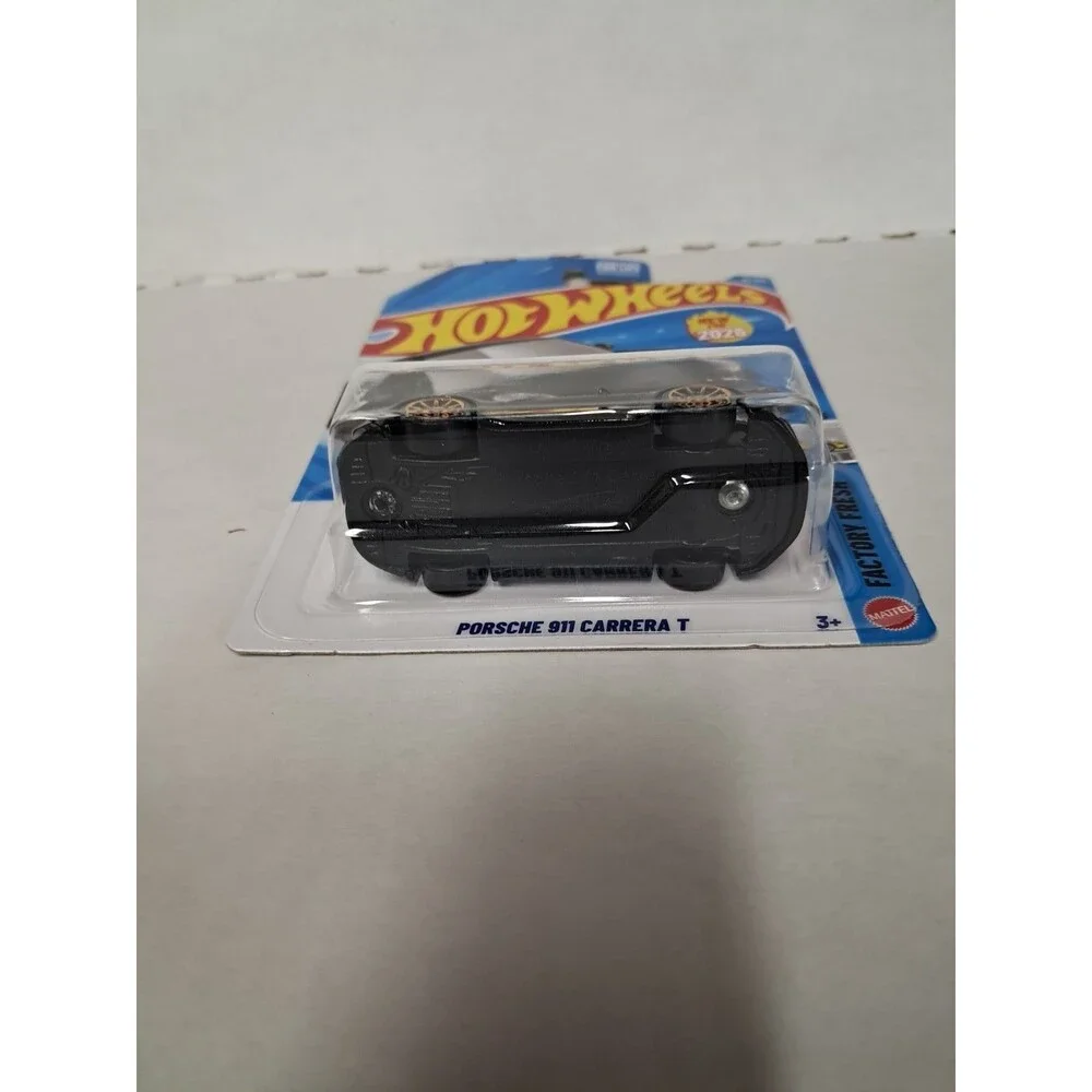 Hot Wheels Factory Fresh Porsche 911 Carrera T 1:64 Diecast Black/Gold Unopened